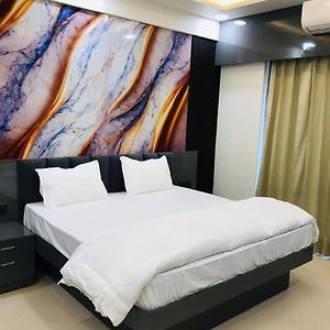 Monarch Inn